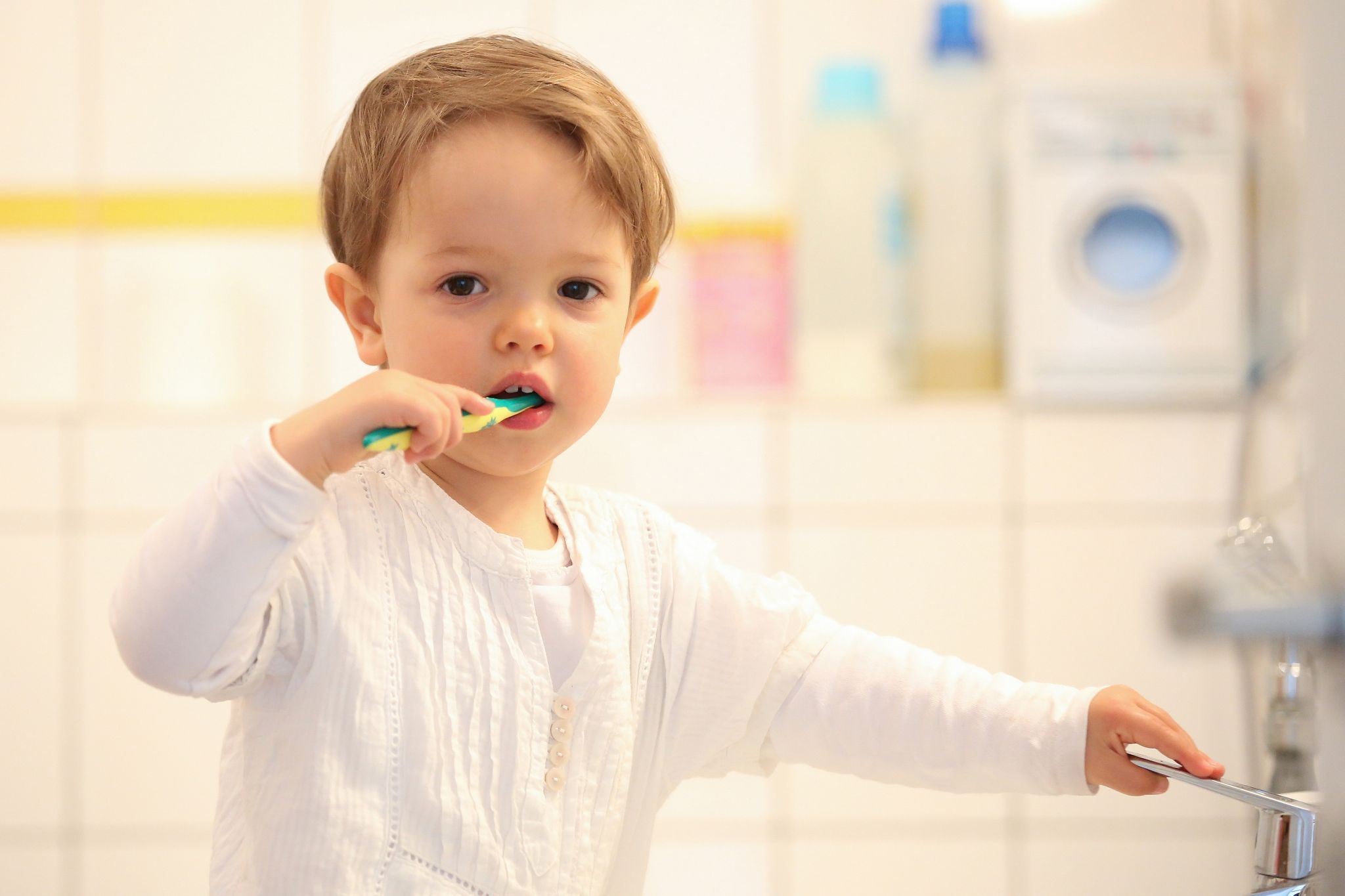 Bei Kinderzahncremes kommt es auf die Dosis an