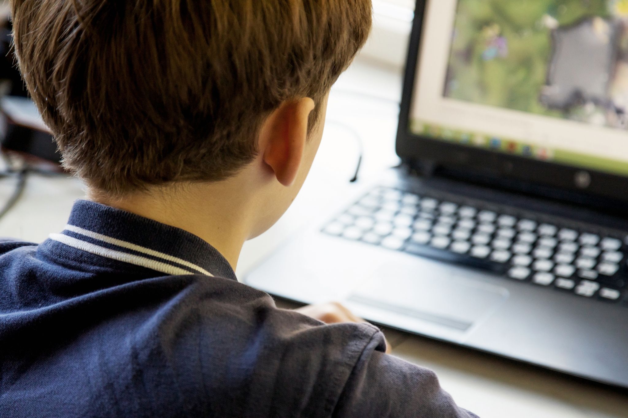 Chat-Funktion bei Spielen: Darauf sollten Eltern achten