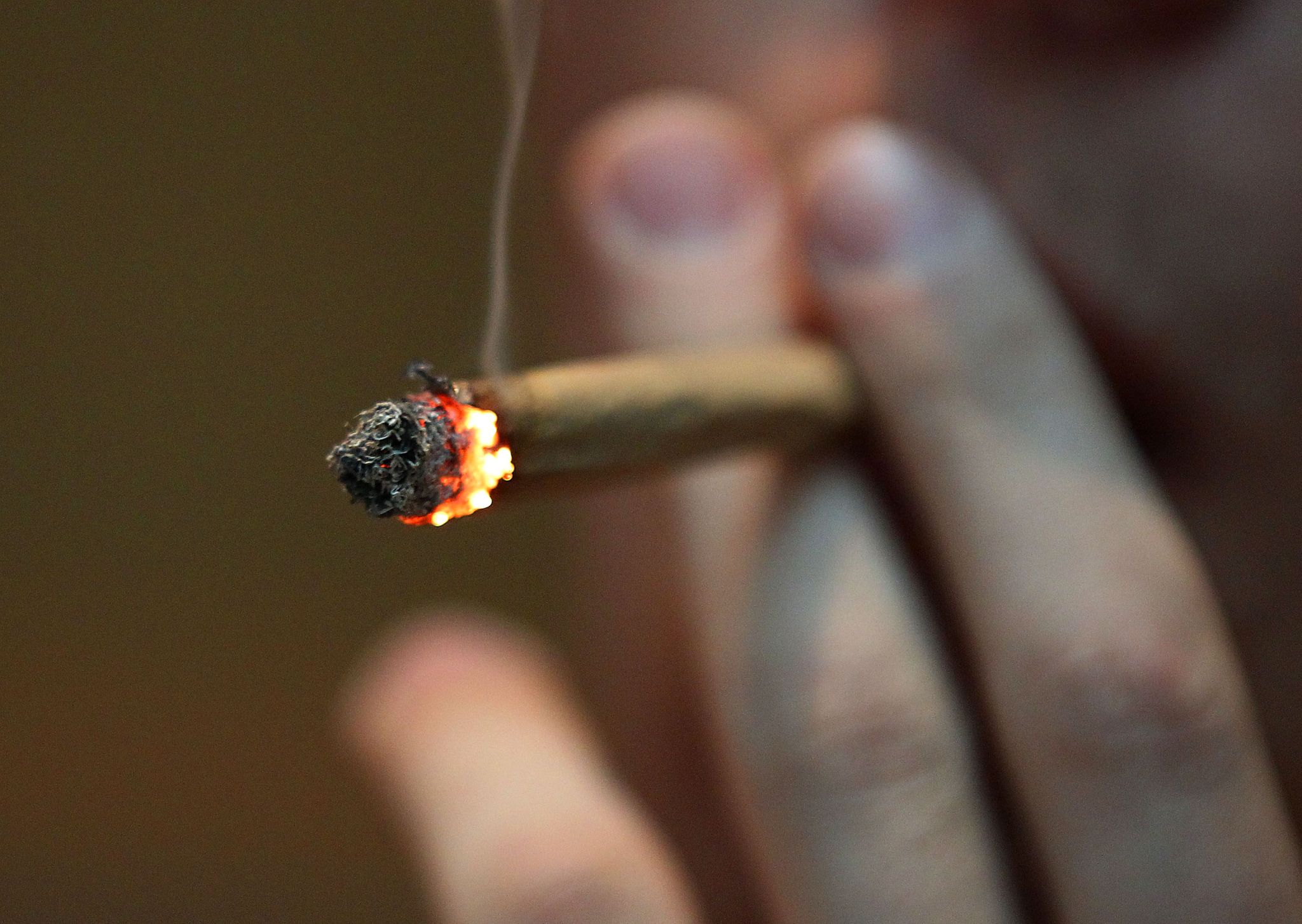 Cannabis und Corona: Besser ein Tütchen drehen als am Rad?