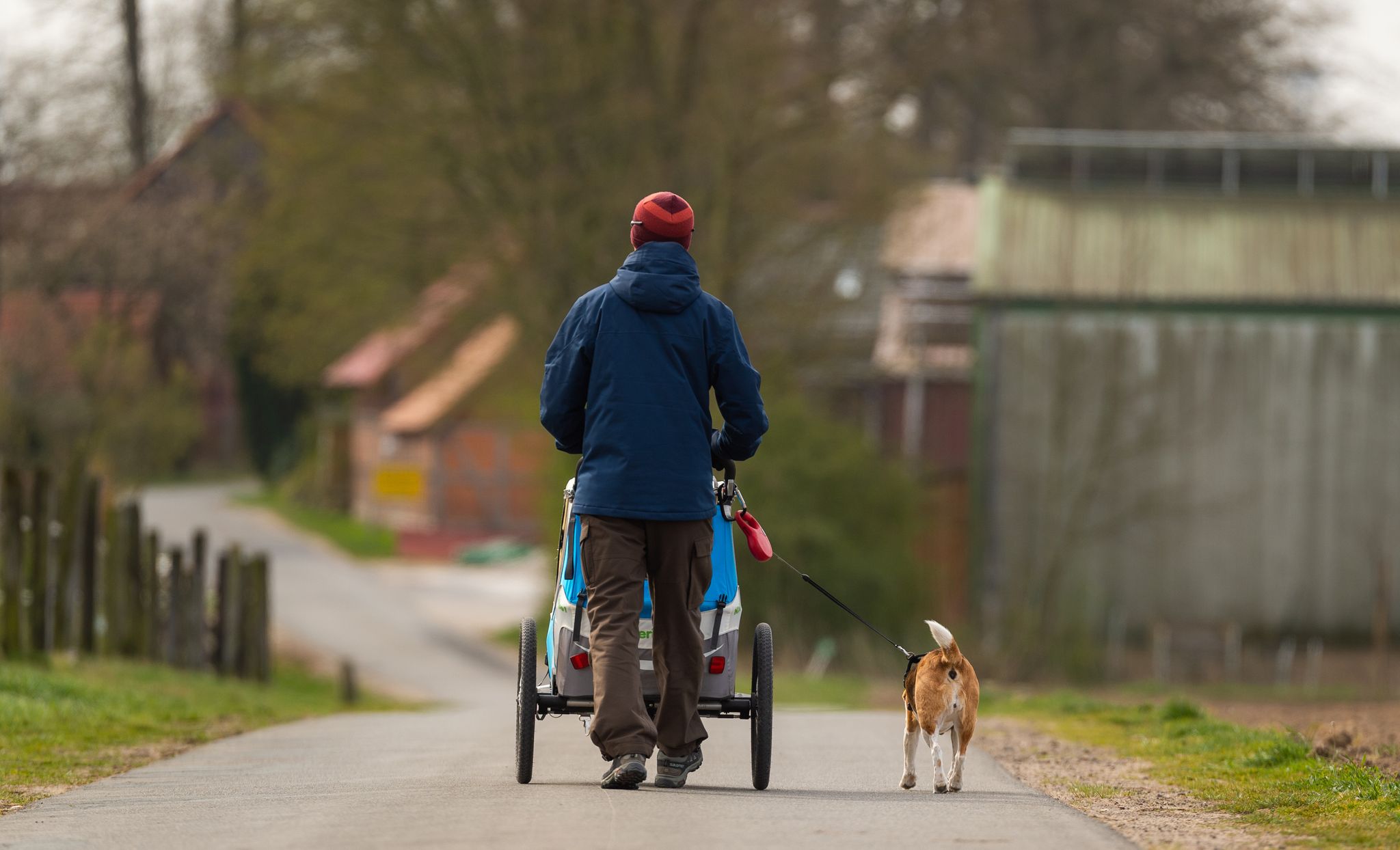 Männer häufiger in bezahlter Elternzeit