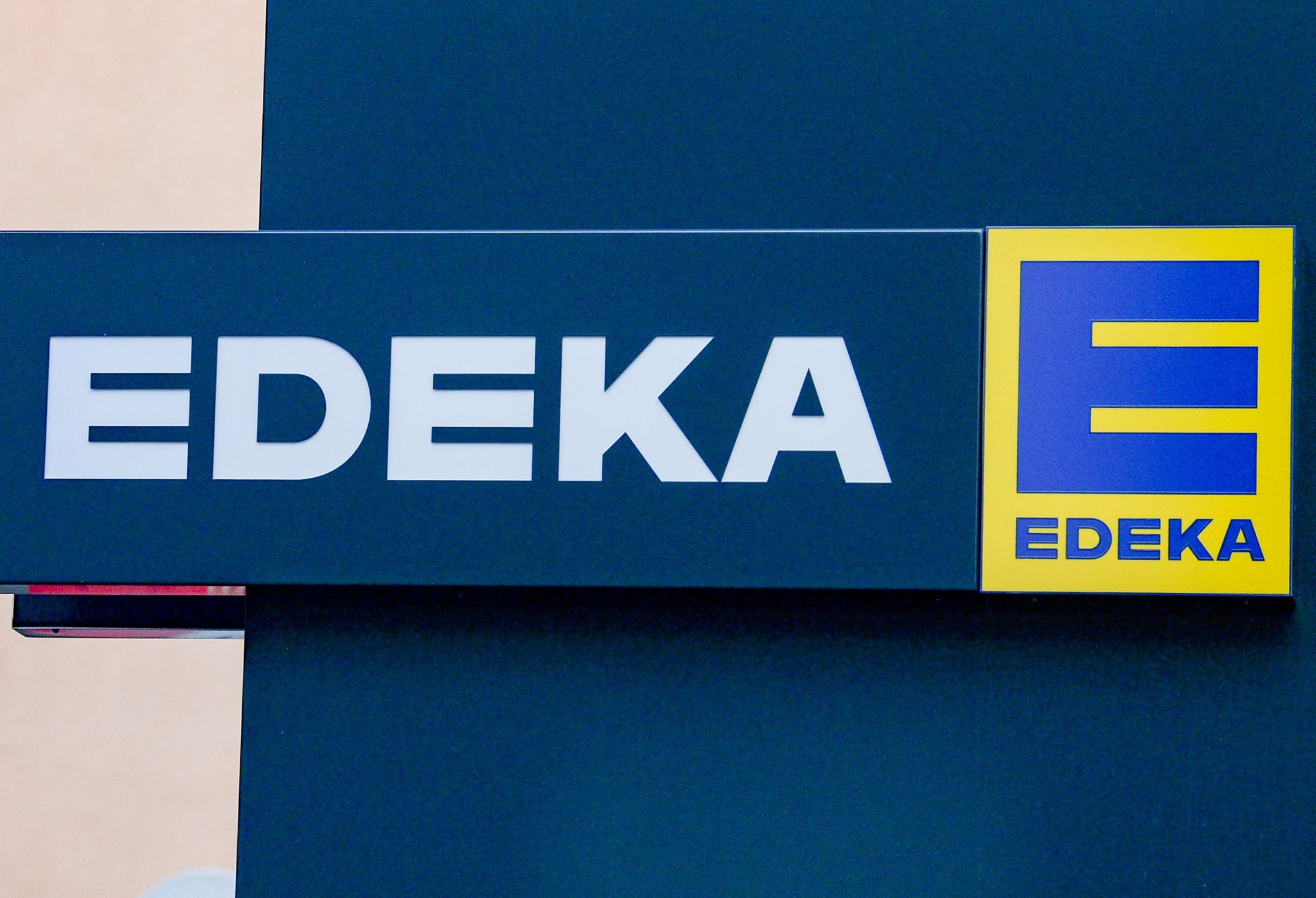 Edeka ruft in Norddeutschland Rostbratwürste zurück