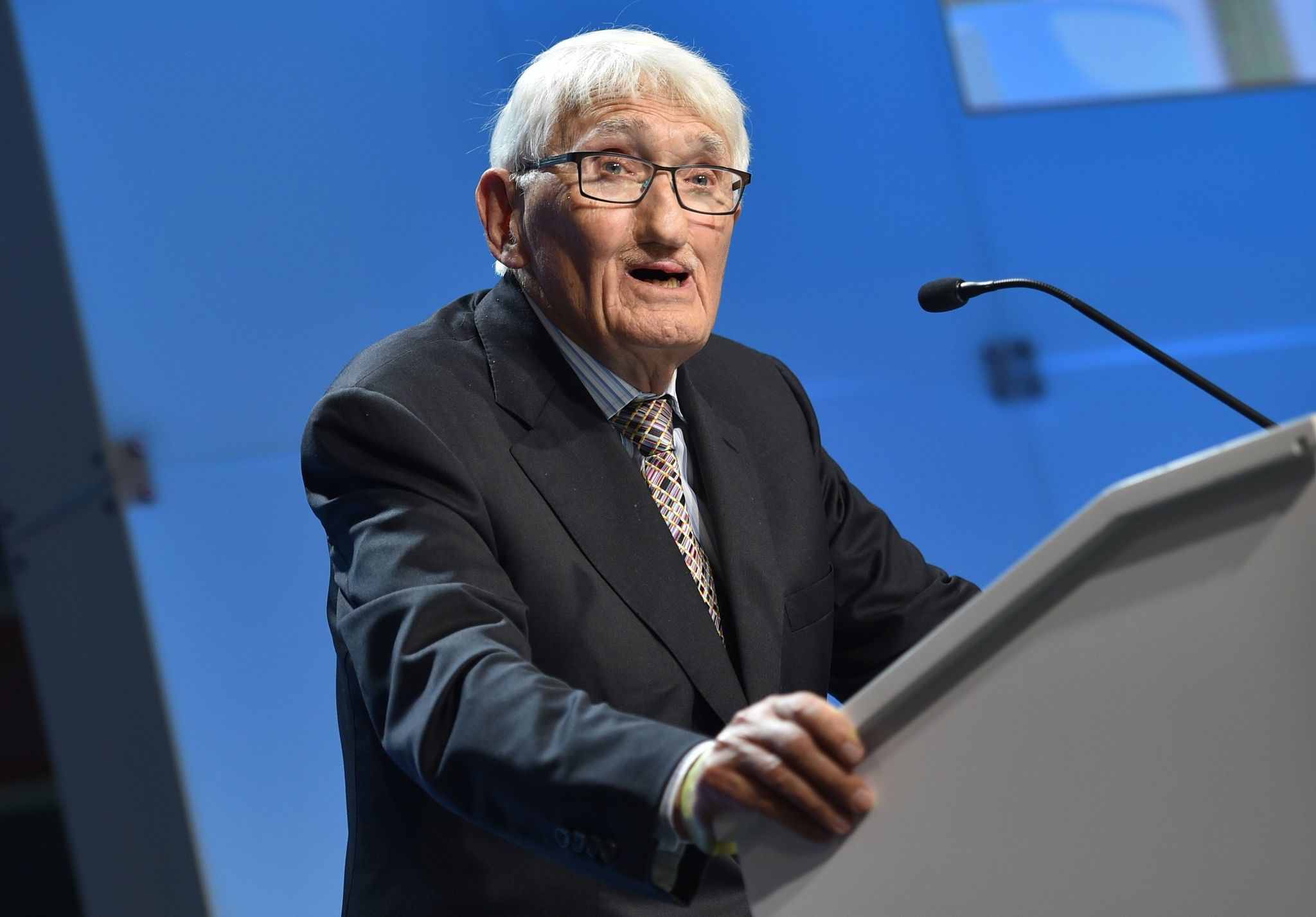 Jürgen Habermas verzichtet auf Buchpreis aus Emiraten