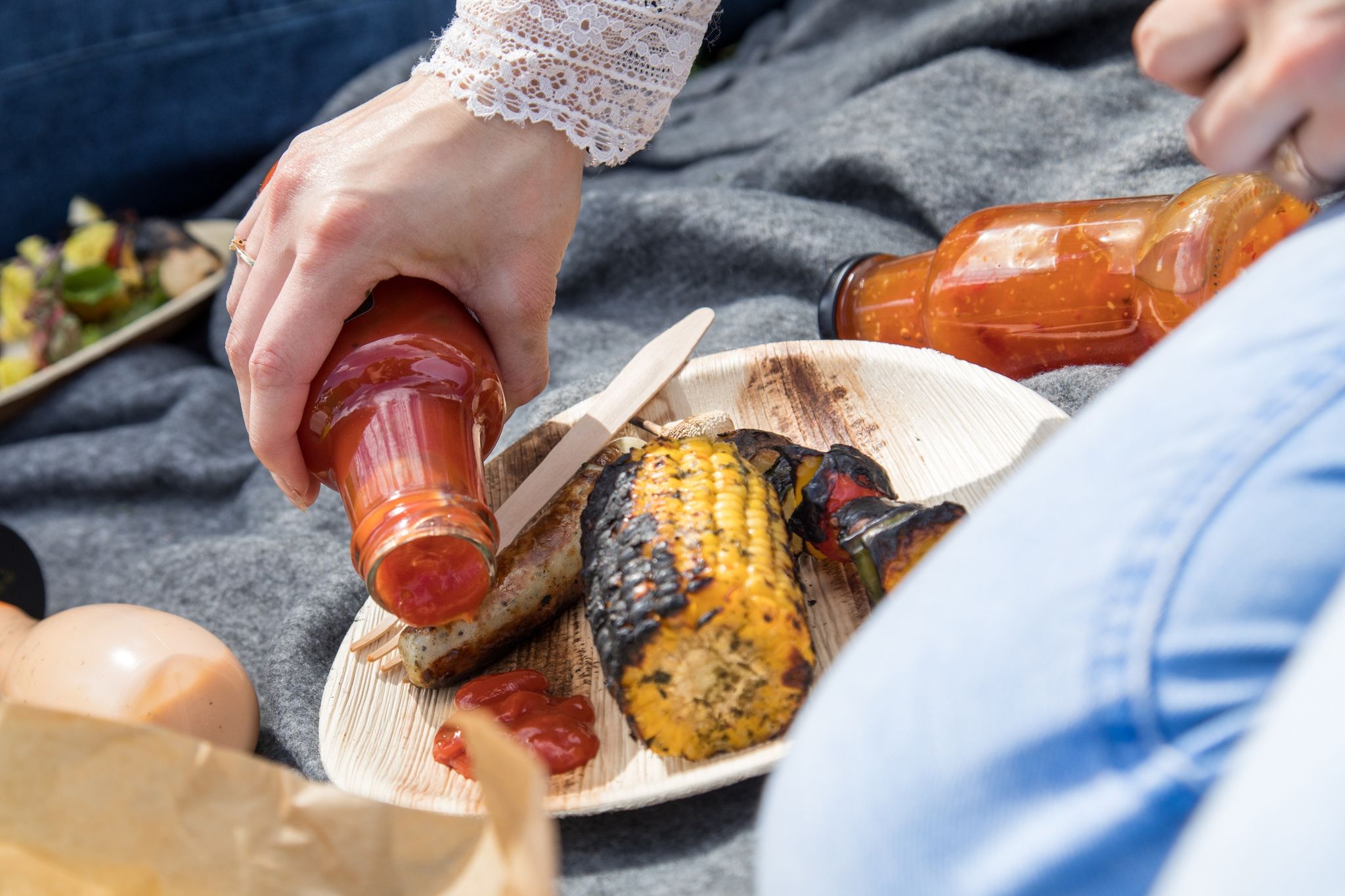 Nicht sichtbar: Manche Grillsaucen enthalten Alkohol