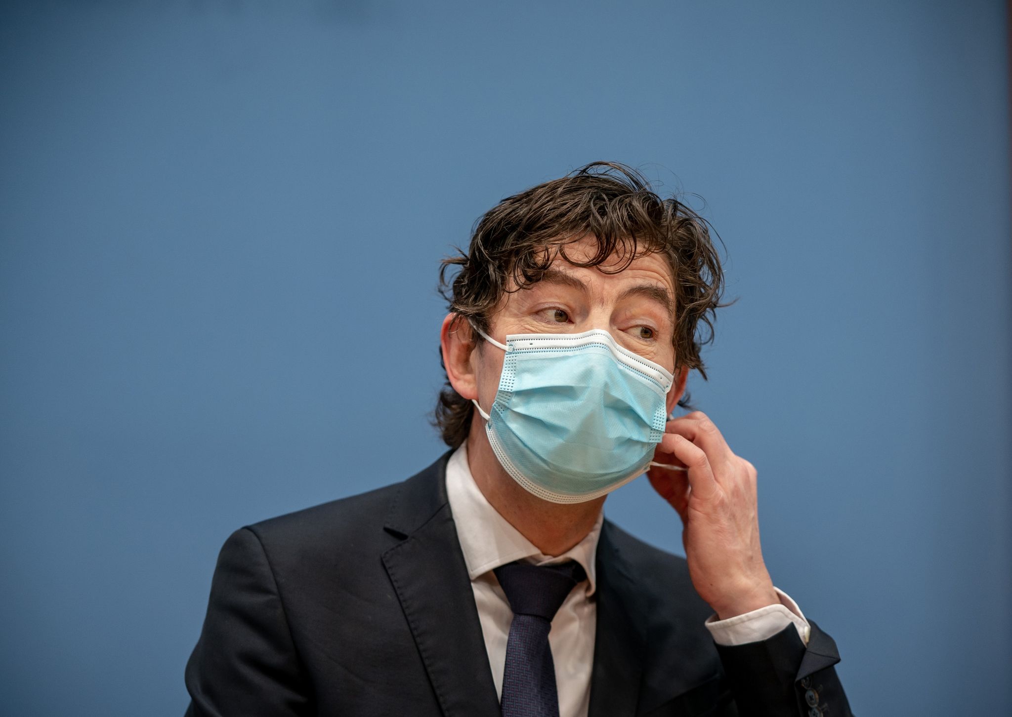 Christian Drosten: Impfen lassen – oder sich infizieren