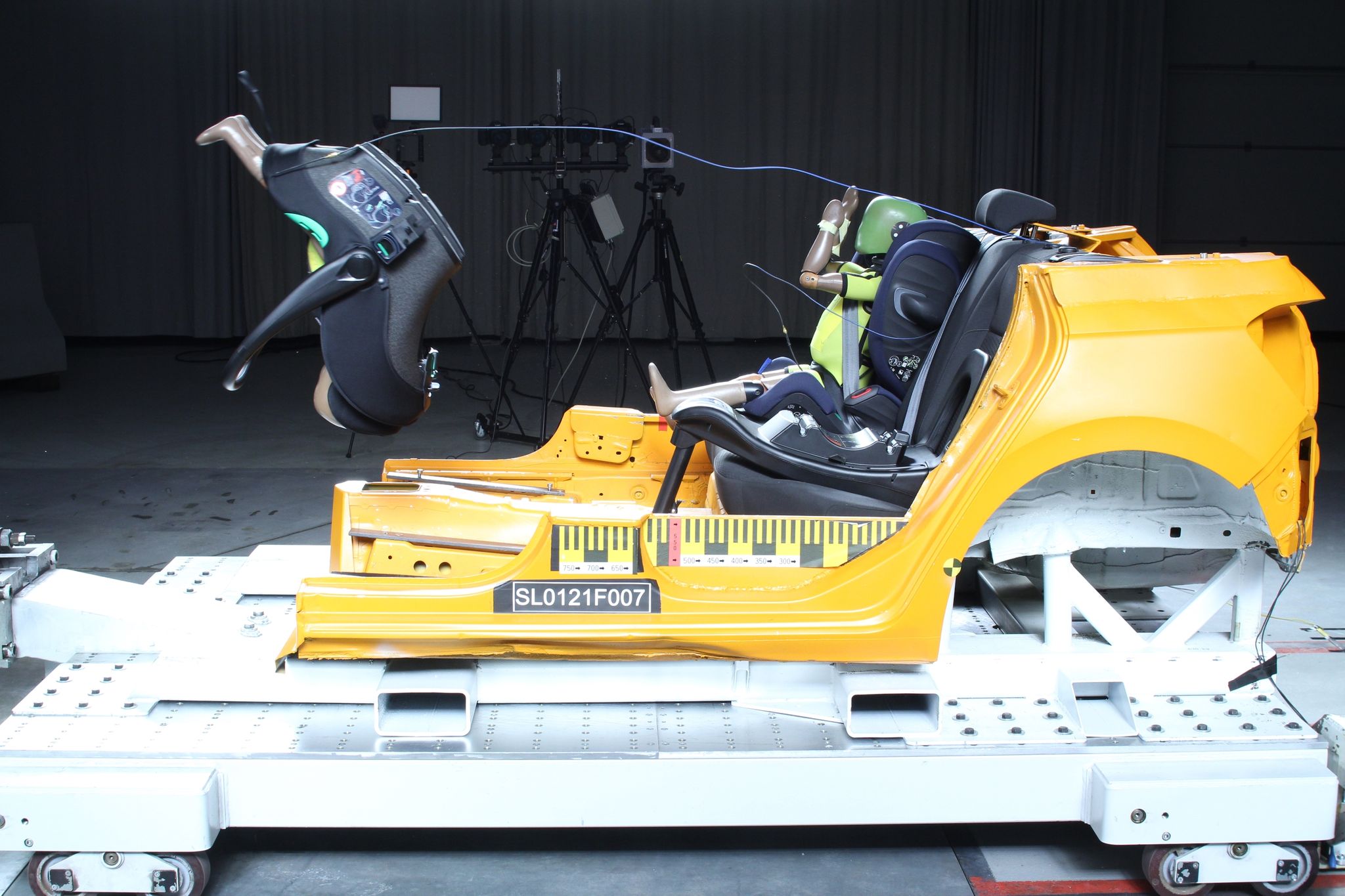 «test»: Fast alle Babyschalen für das Auto sind sicher