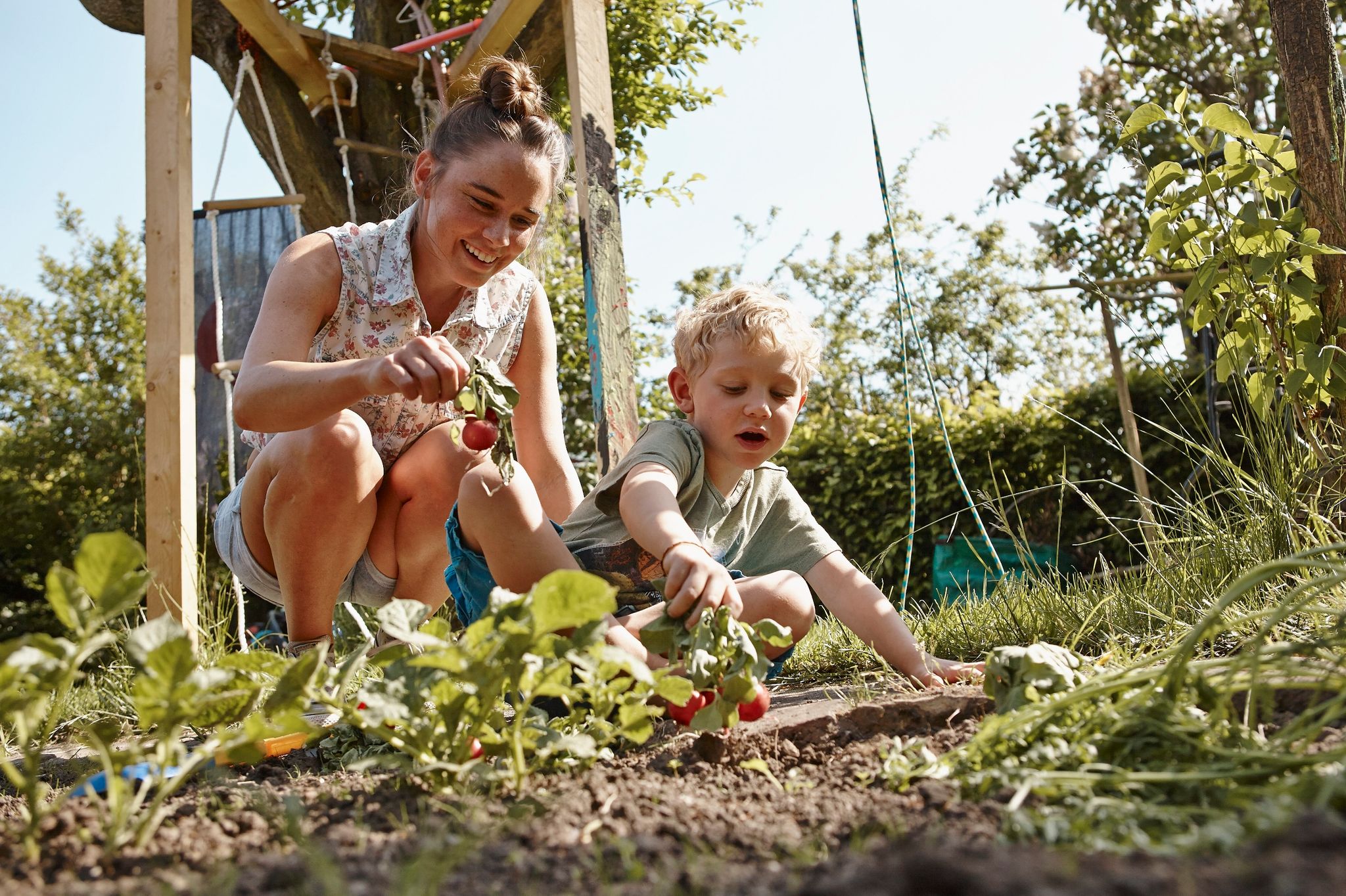 So macht Gärtnern mit Kindern Spaß