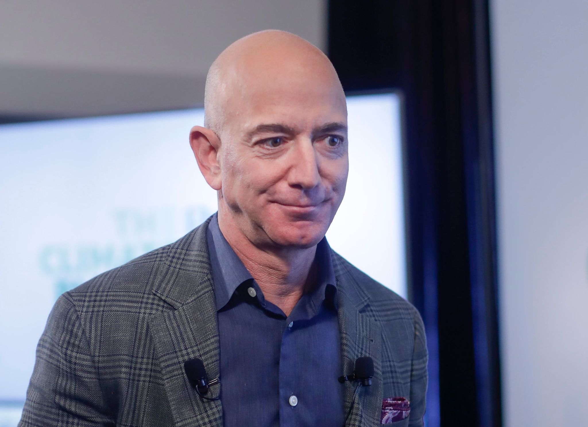 Amazon-Gründer Bezos will mit Bruder ins Weltall fliegen