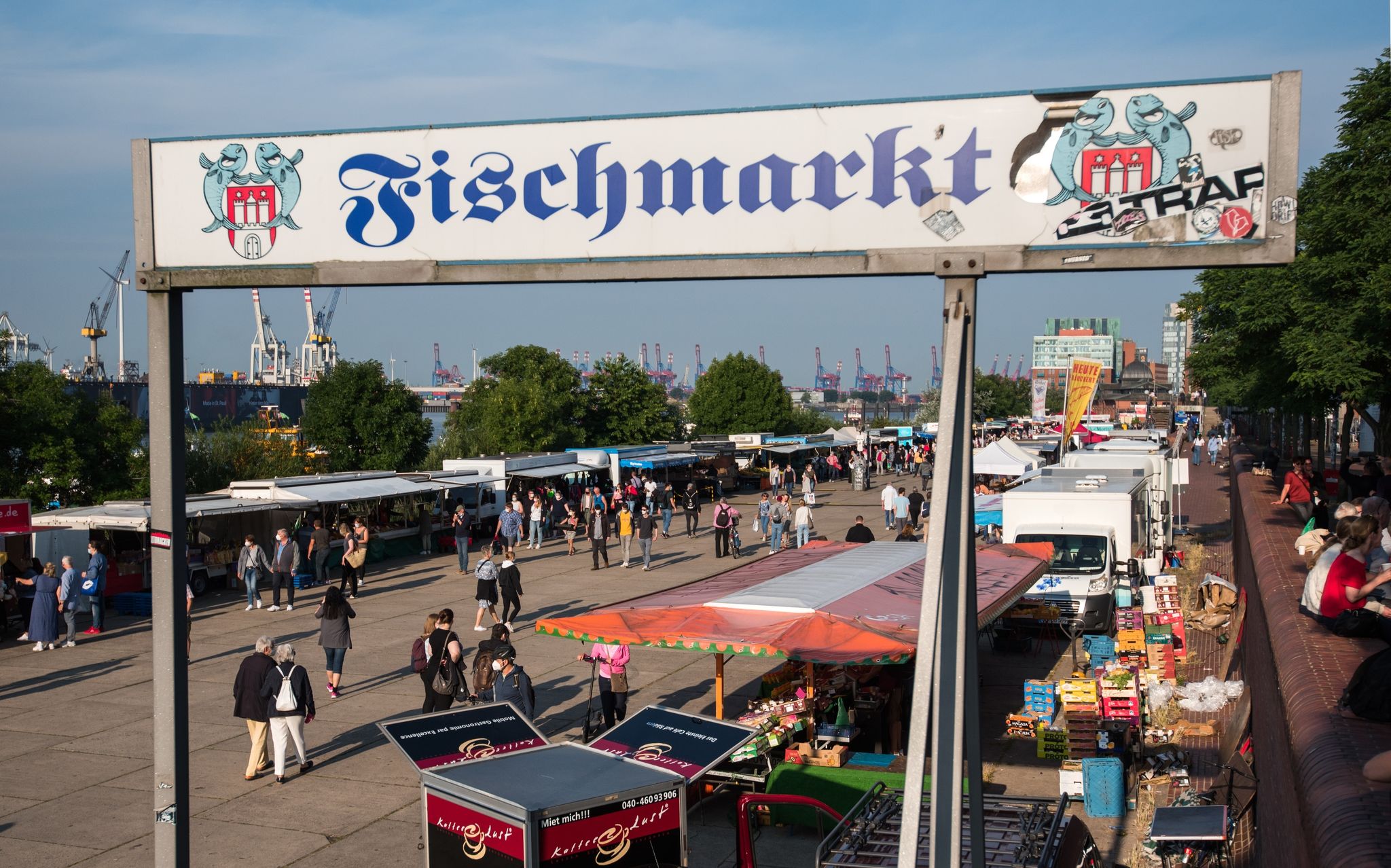 Hamburger Fischmarkt wieder geöffnet