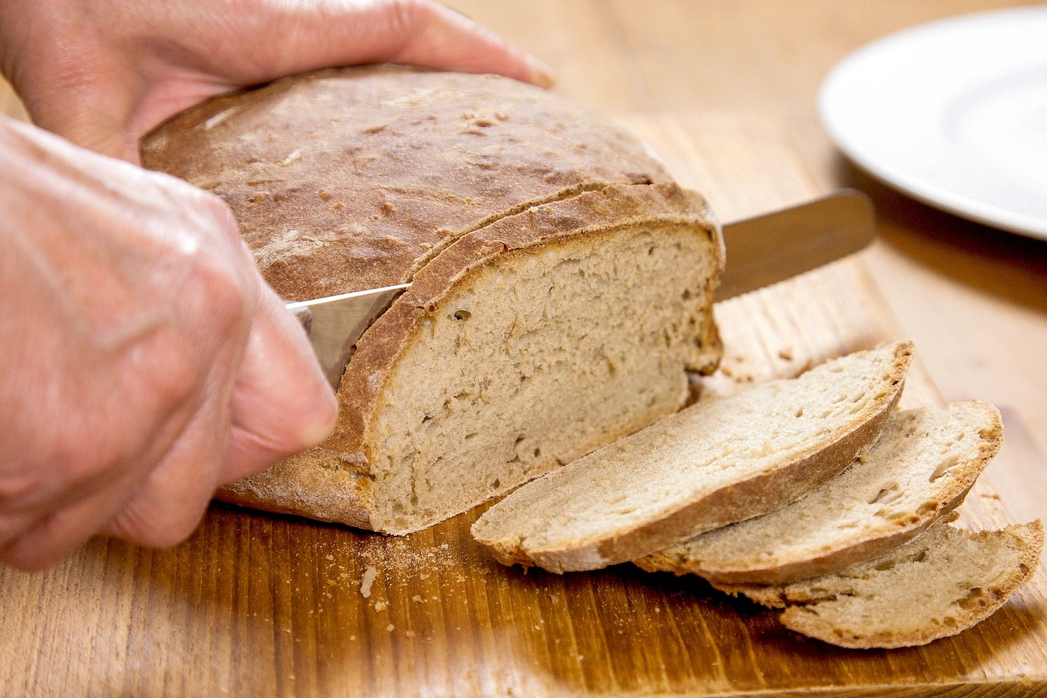 Bei feuchtheißem Wetter sollte Brot in den Kühlschrank