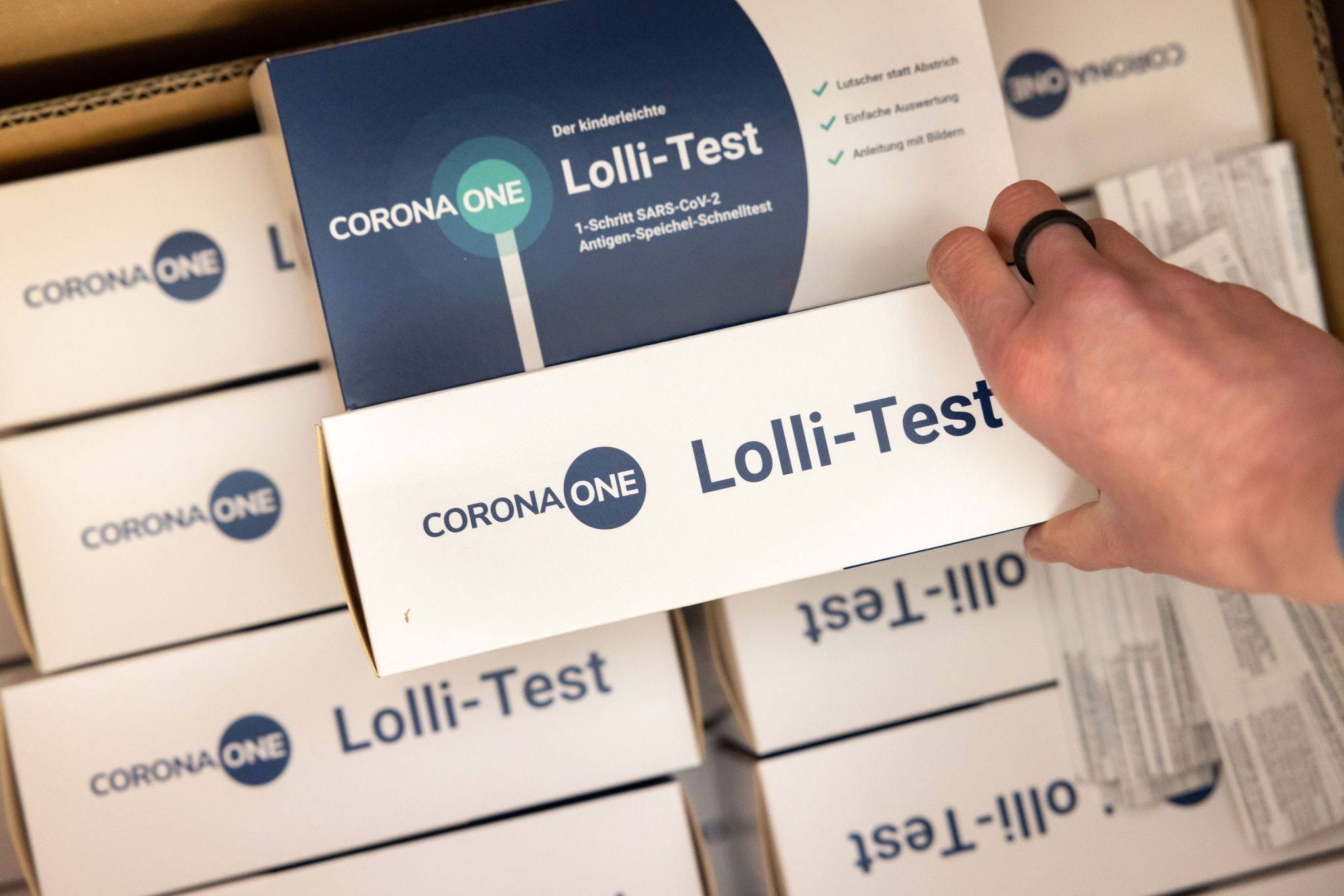 Mit Lutschern gegen die Pandemie: Was kann der Lolli-Test?