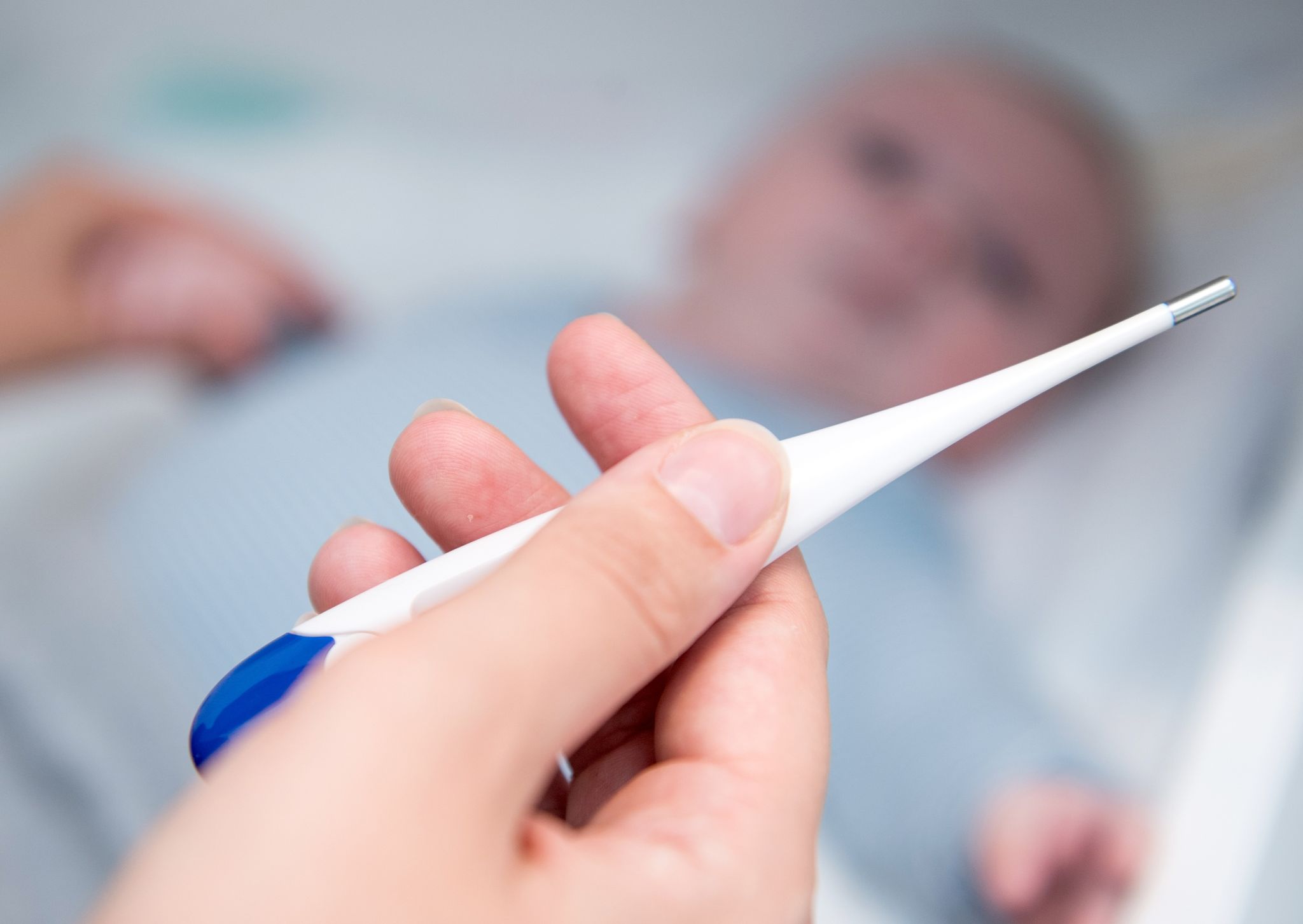 Babys mit 38 Grad Fieber immer beim Arzt vorstellen