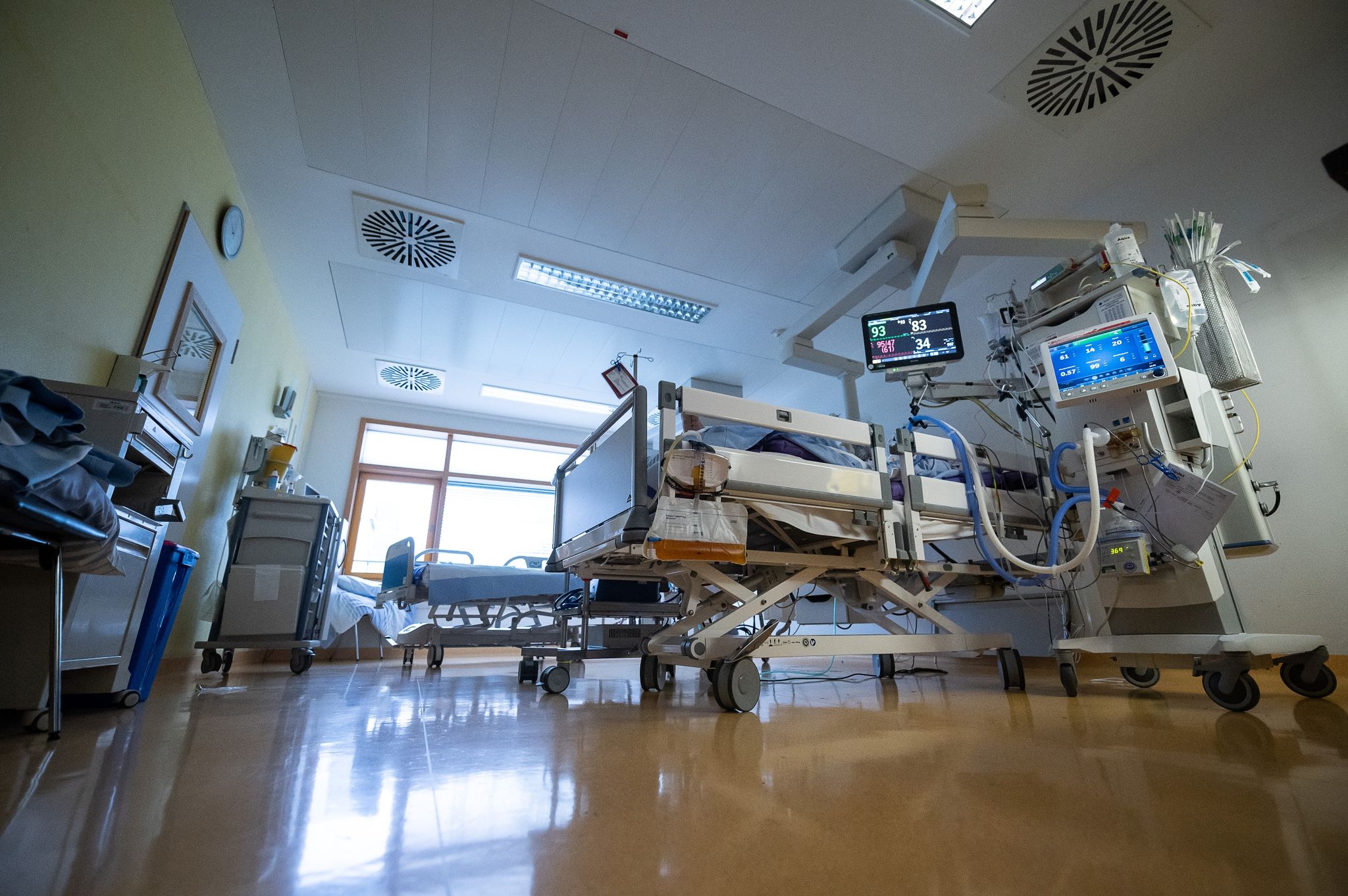 Covid-19: Mehr Jüngere als Ältere auf Intensivstationen