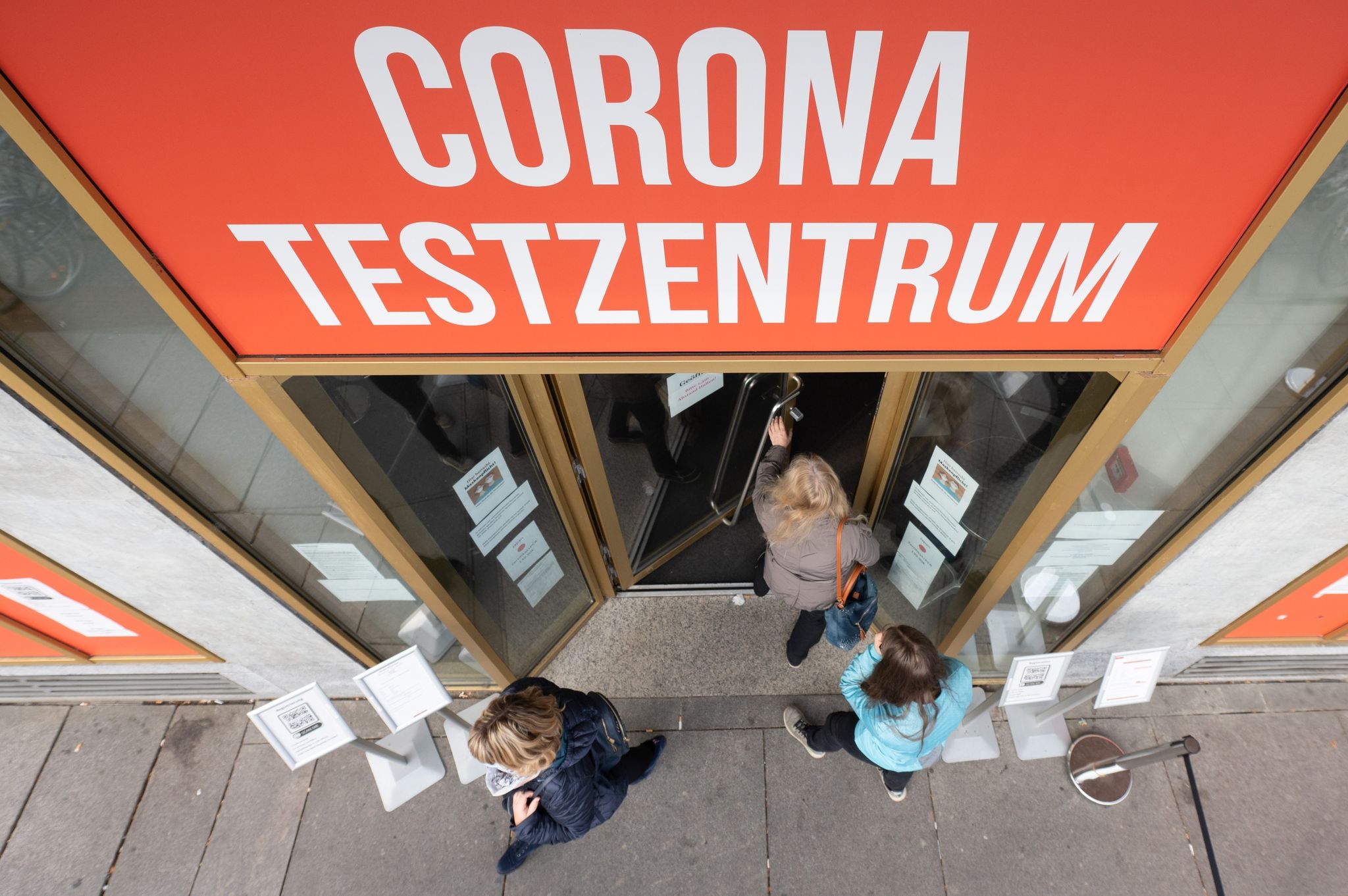 Ein Corona-Schnelltest pro Woche soll kostenlos werden