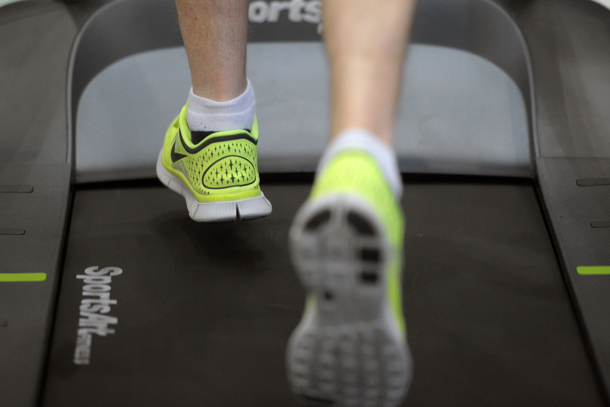 Menschen kaufen mehr Fitness-Geräte für zu Hause