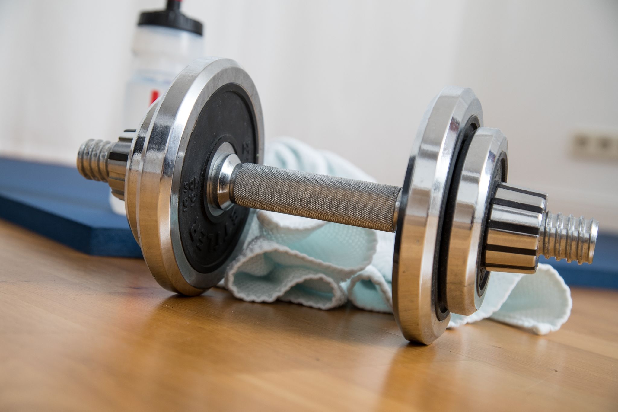 Sport-Equipment zu Hause vor Kindern sichern