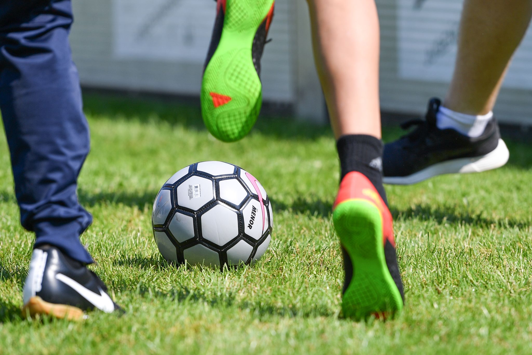 Ärzte fordern Verbot von Kopfball-Training mit Kindern