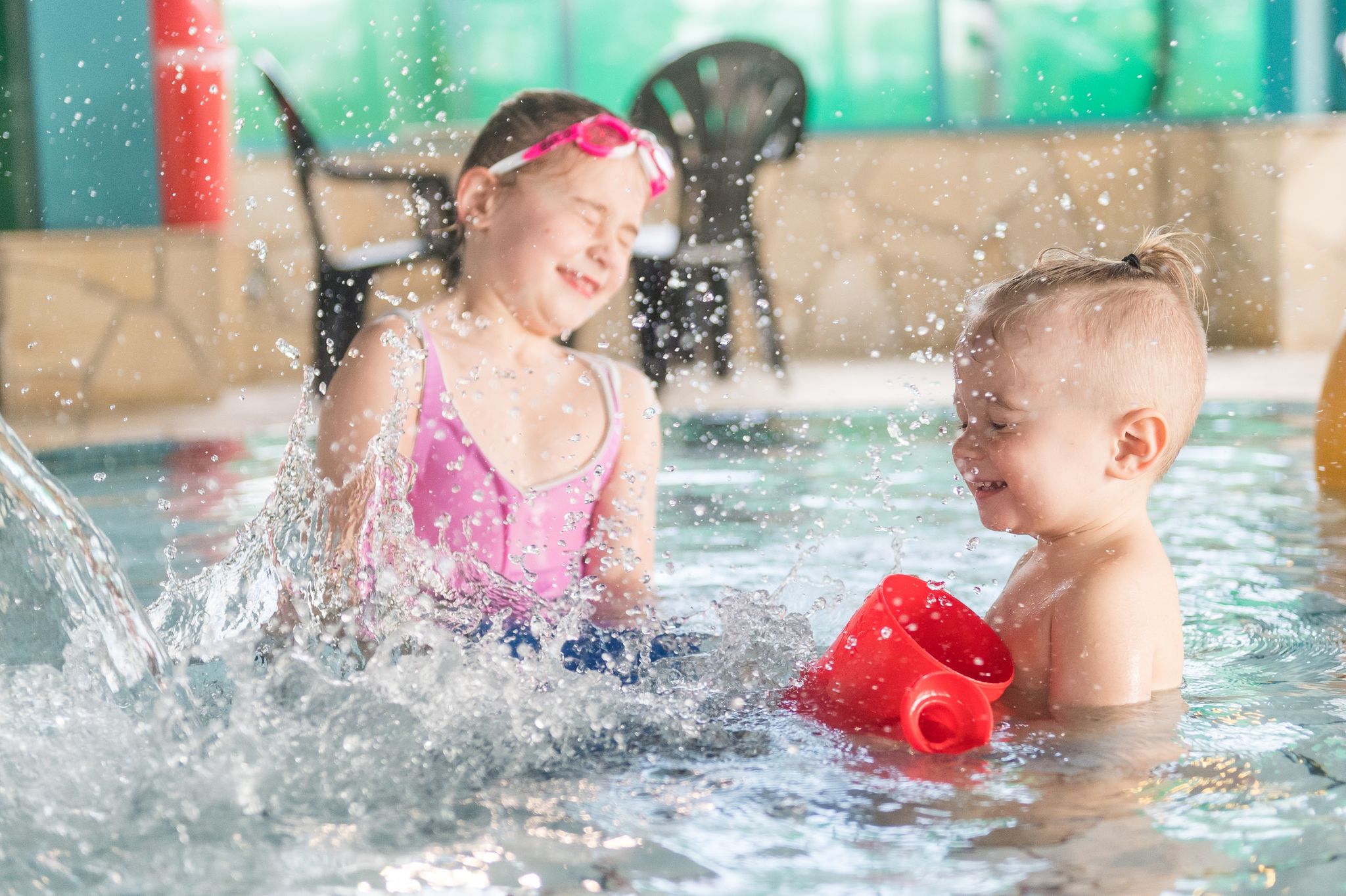 Wie Kinder die Scheu vor dem Wasser verlieren 
