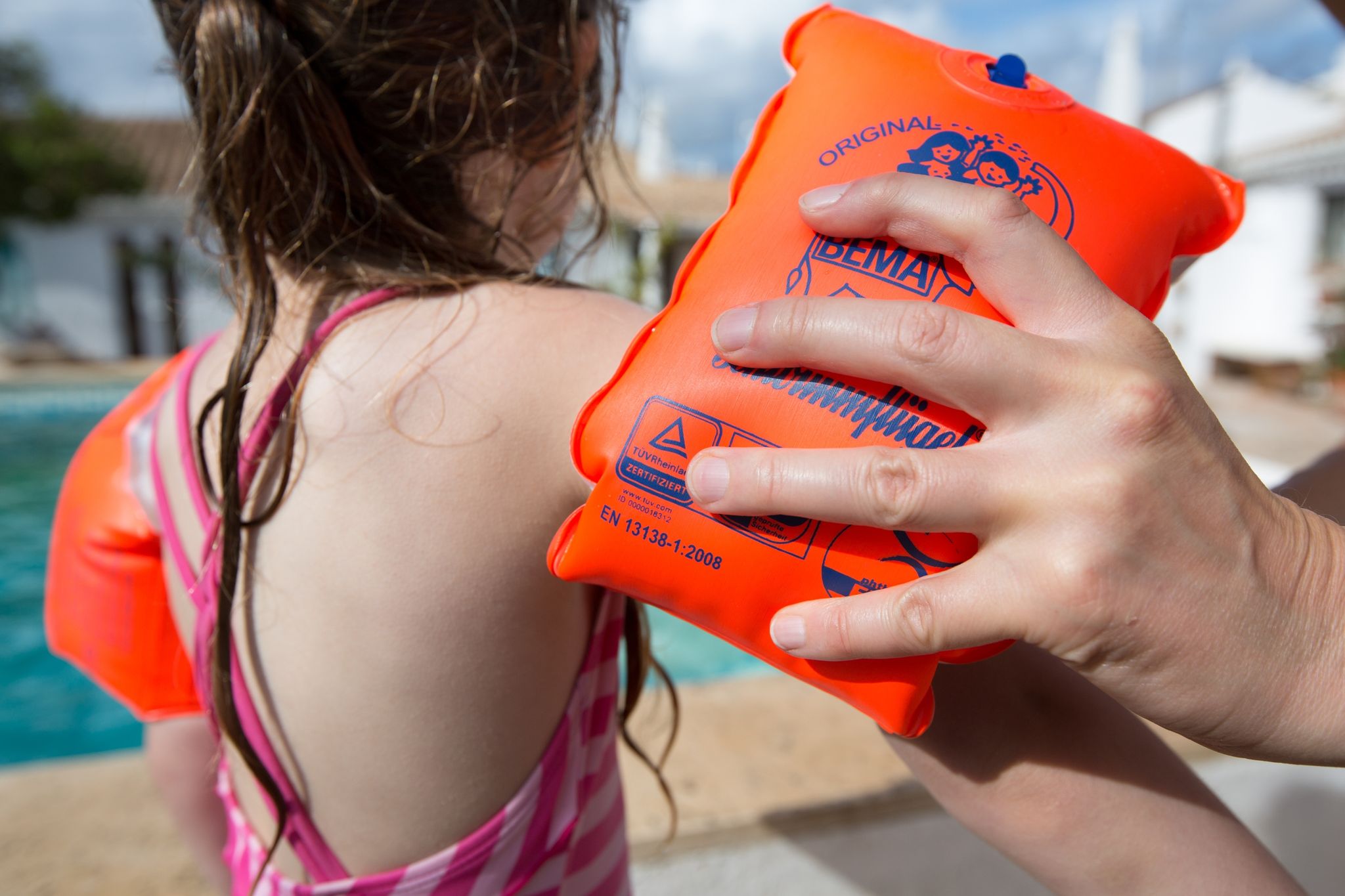 Darauf sollten Sie bei Schwimmhilfen achten