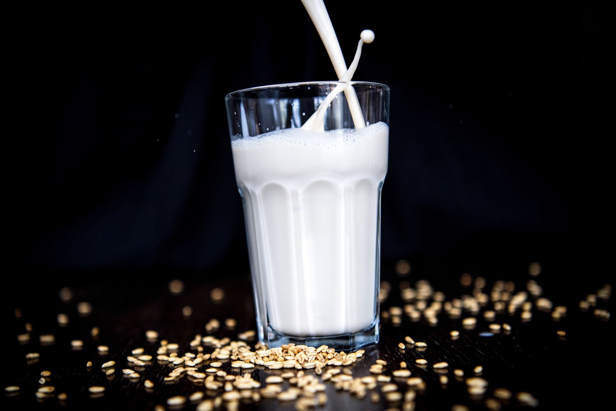 Milchersatz: Hafer, Mandeln und Co. – gesund und nachhaltig?