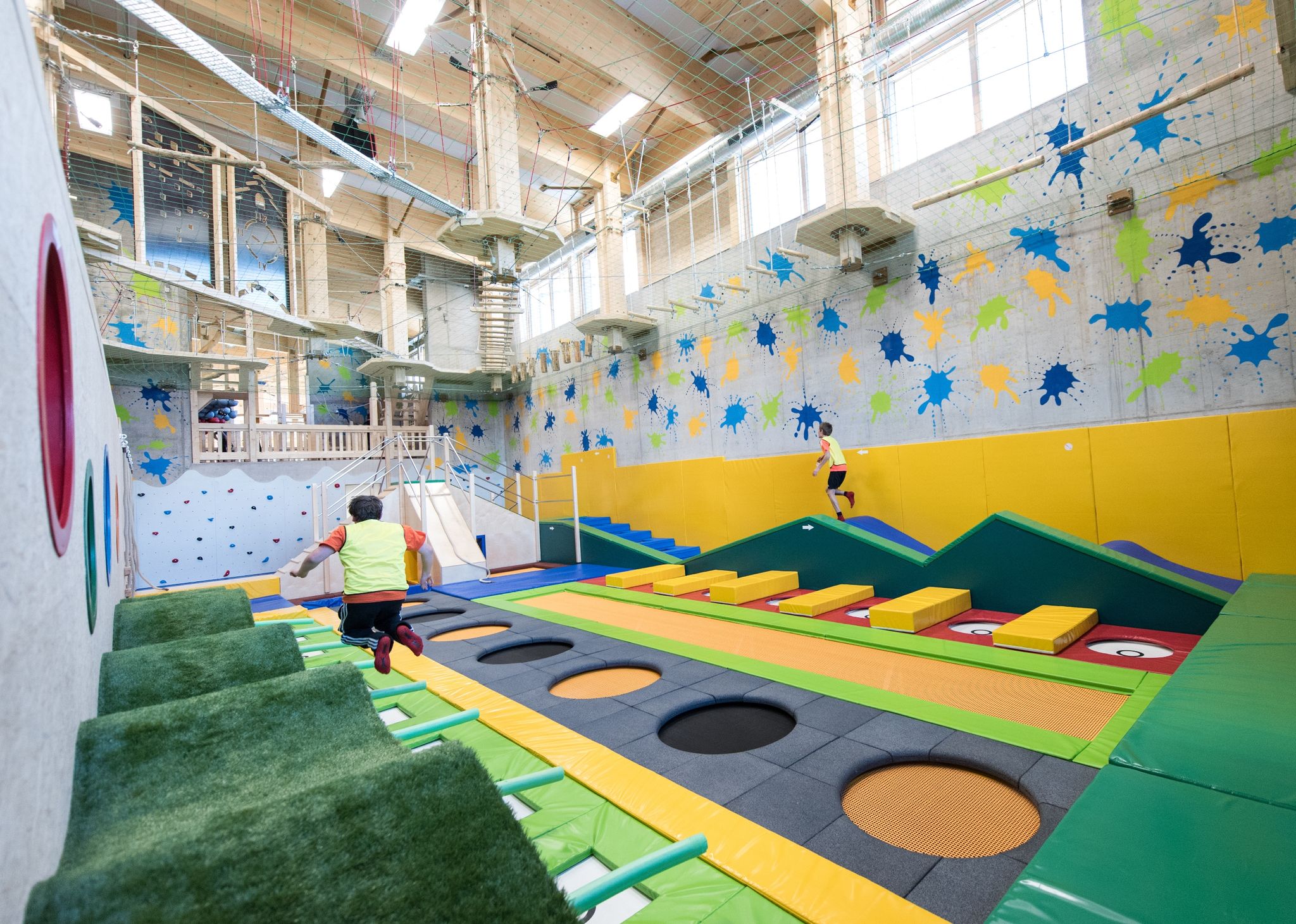 Sicheres Toben: Darauf kommt es beim Indoor-Spielplatz an