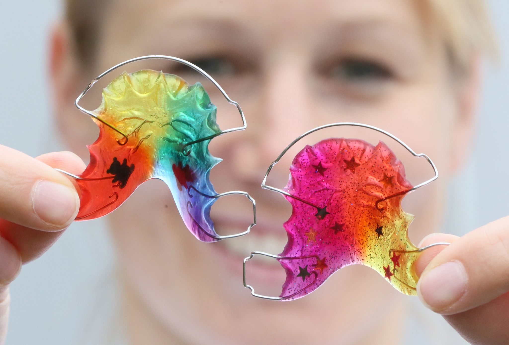 Wenn Kind Brille, Hörgerät oder Spange blöd findet