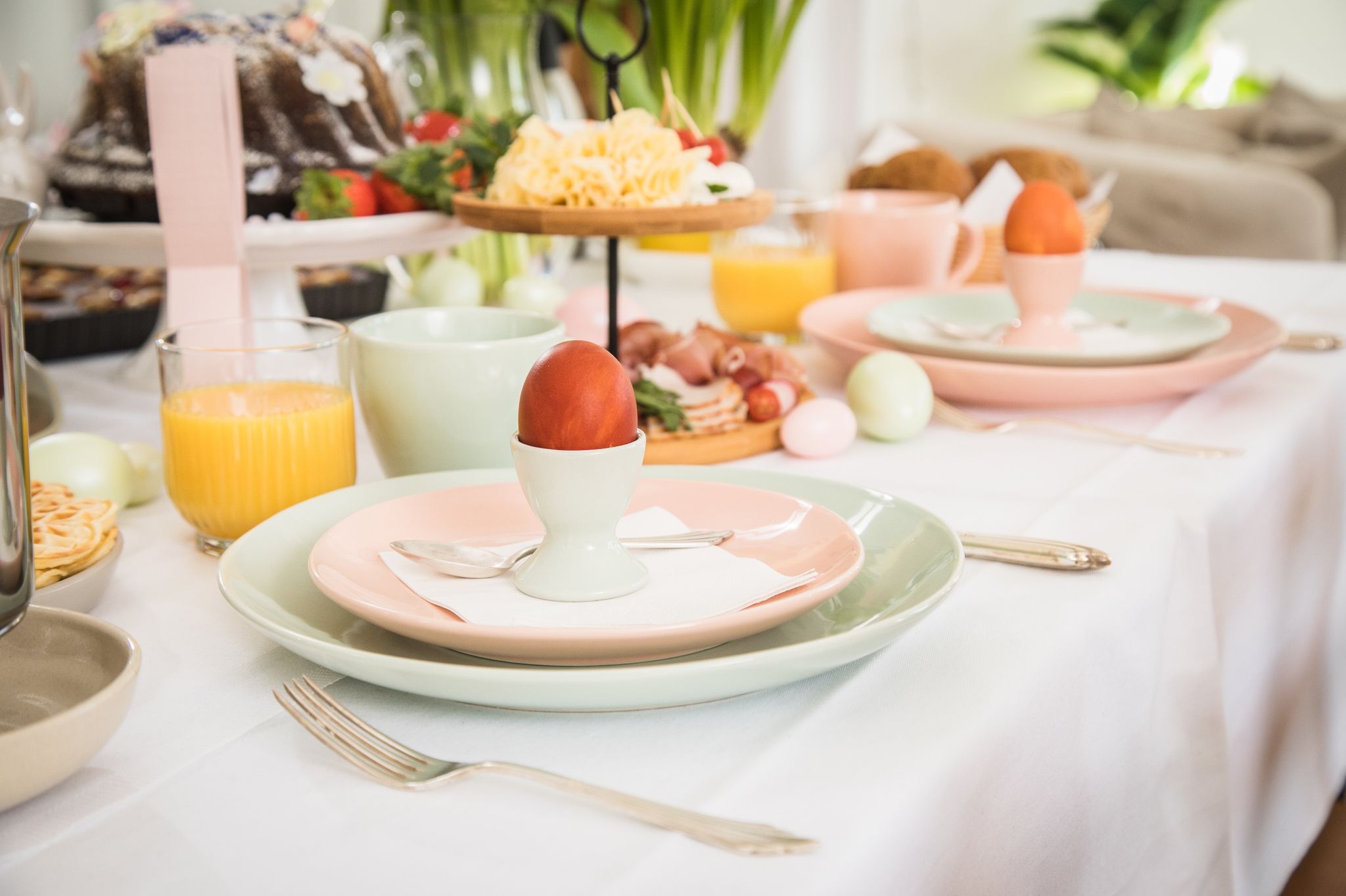 Ein Osterbrunch wie aus dem Ei gepellt