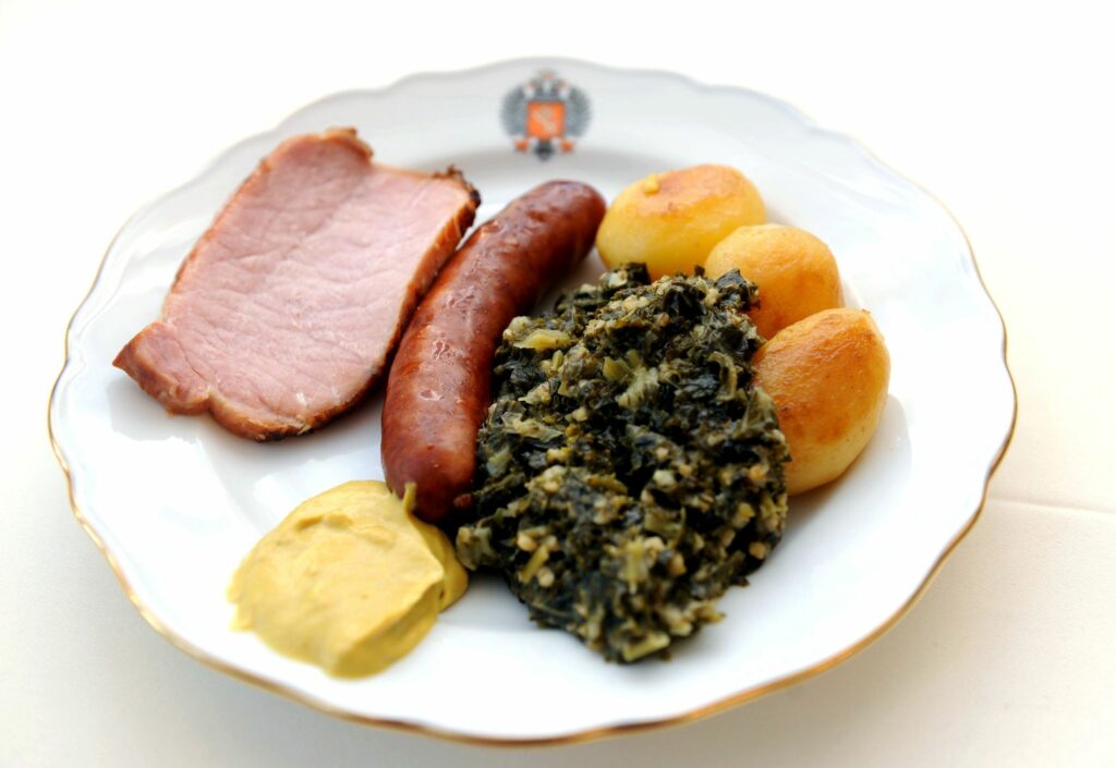 Gepökeltes Fleisch sollten Sie nicht grillen oder braten