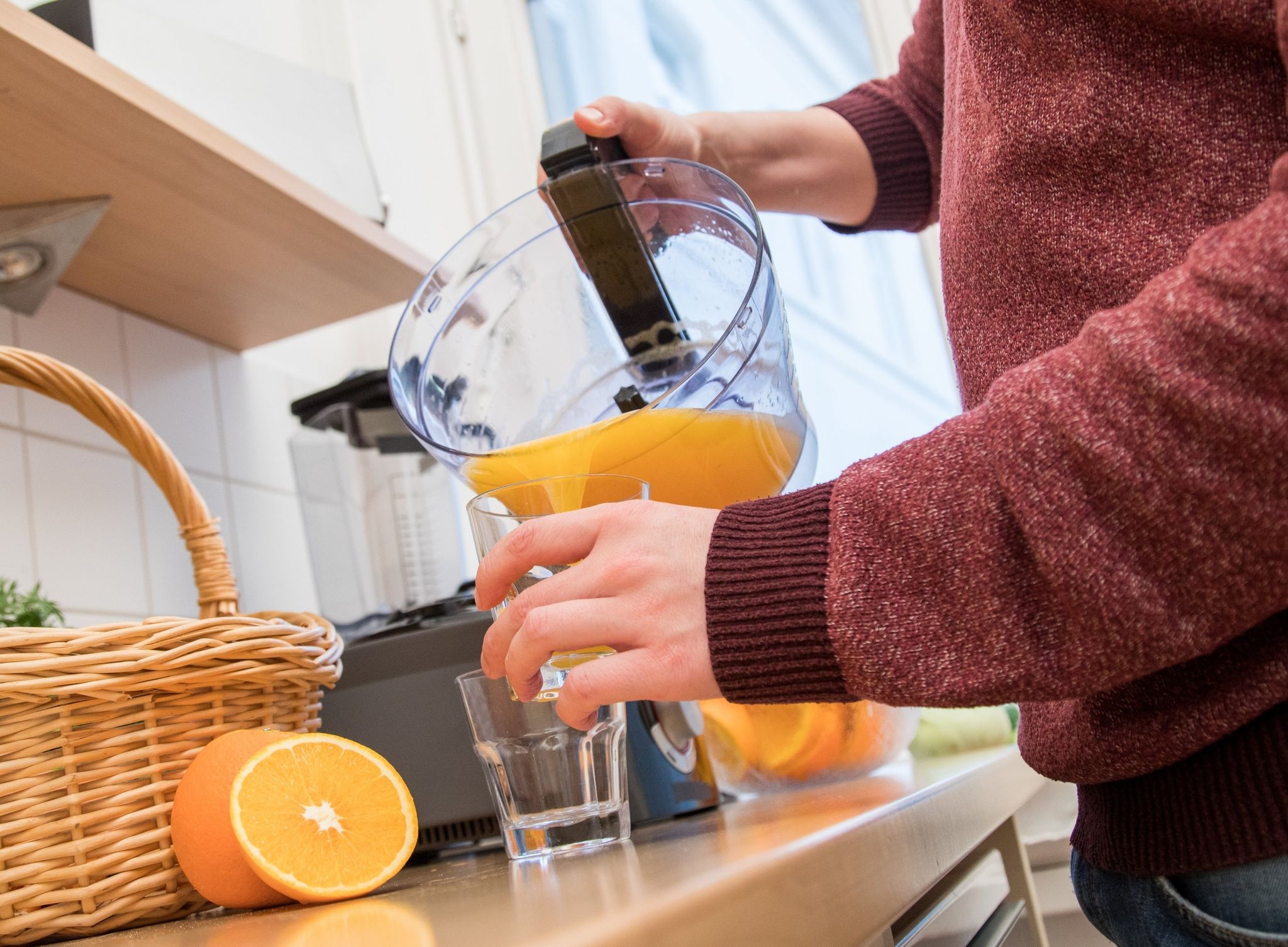 Eisentabletten lieber mit Saft als mit Wasser schlucken