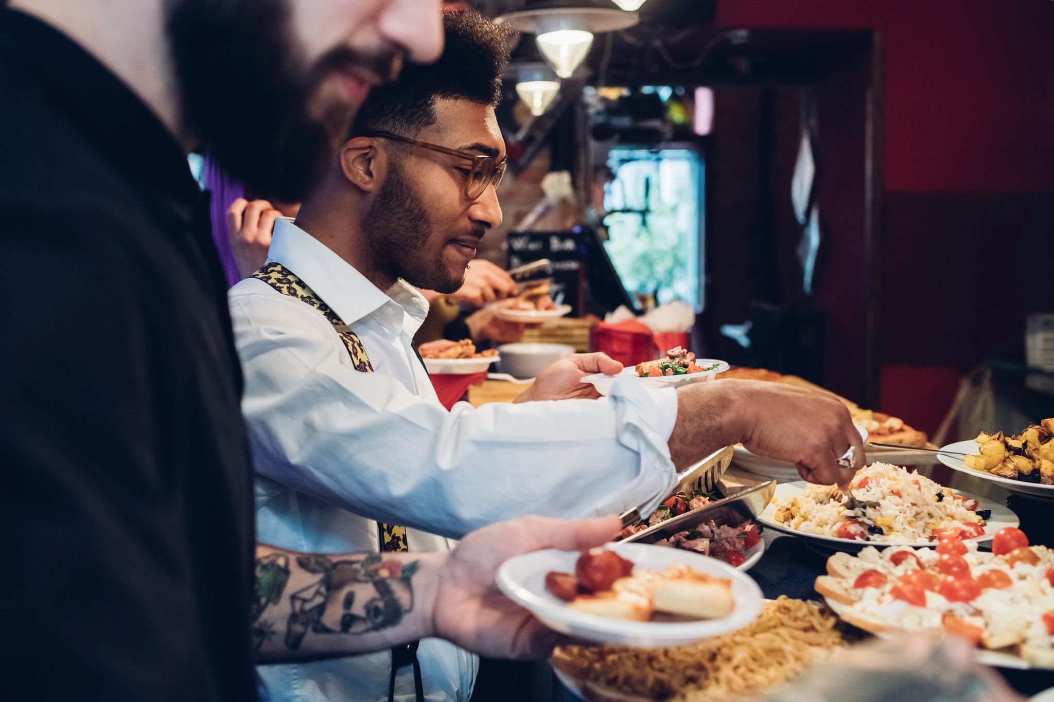 Von Buffet bis Torte: Nachhaltig schlemmen bei der Hochzeit