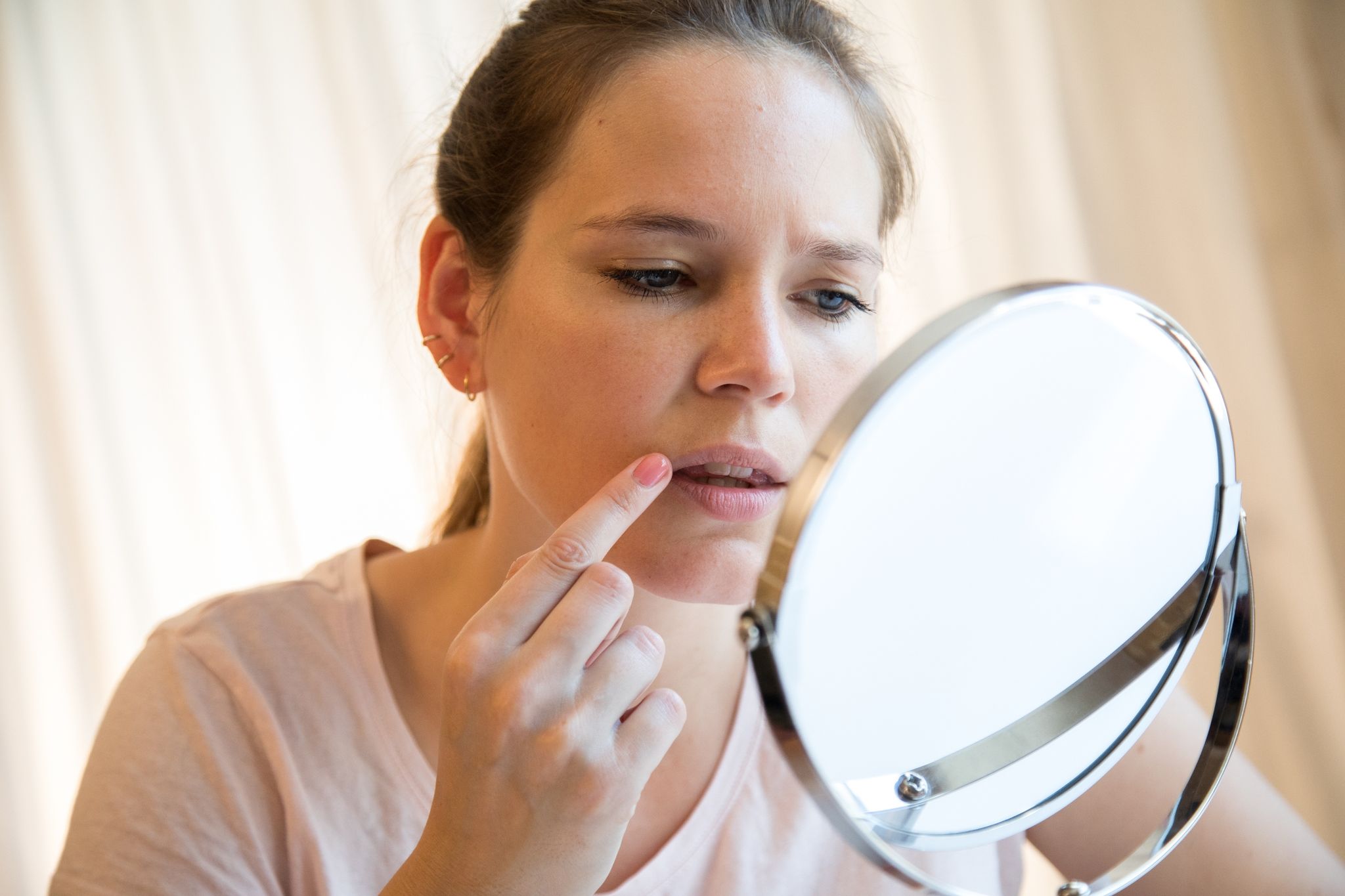 Gele, Cremes, Patches: Wie gut helfen sie bei Herpes?