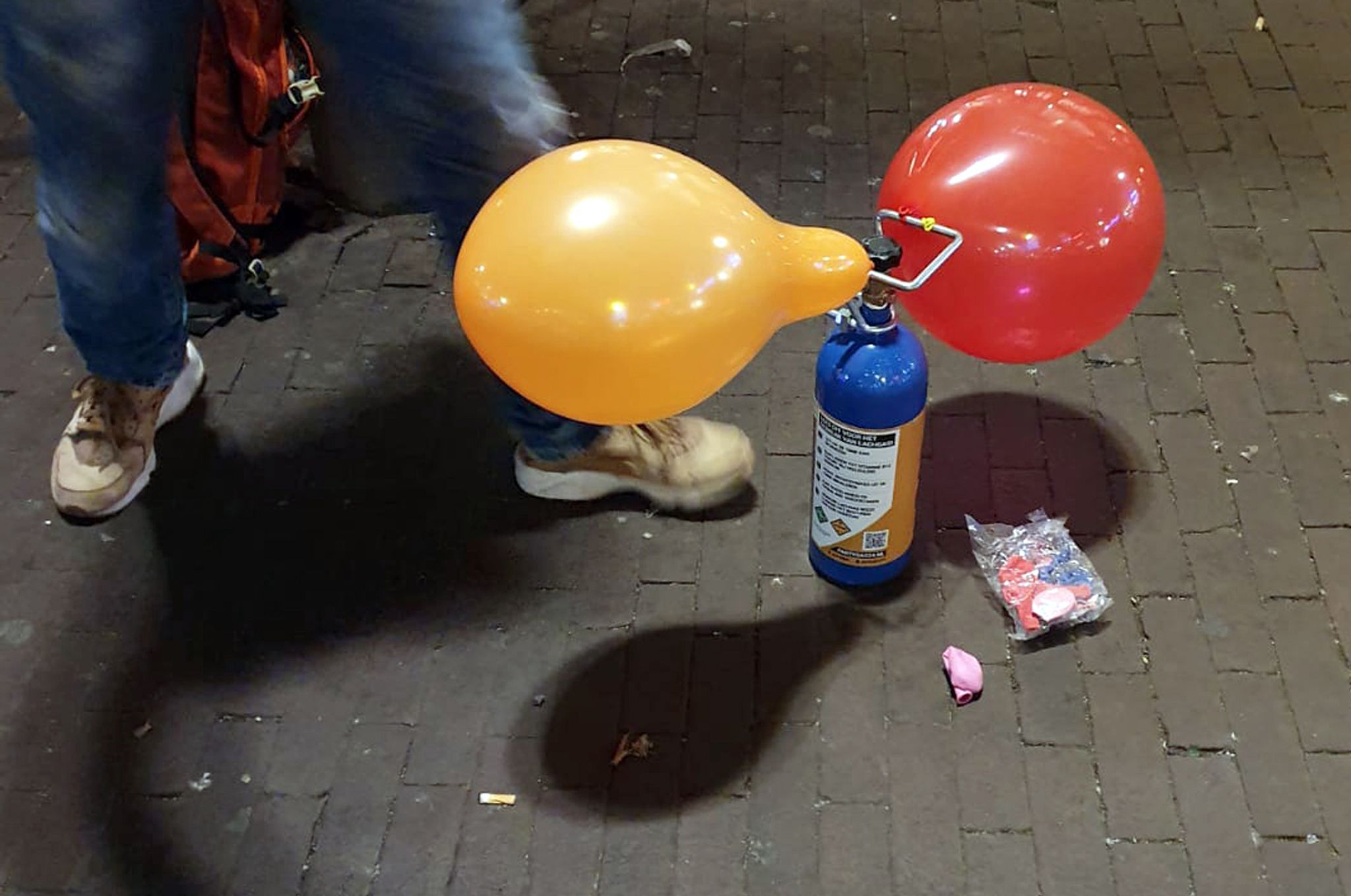 Partydroge Lachgas: Was sind die Risiken?
