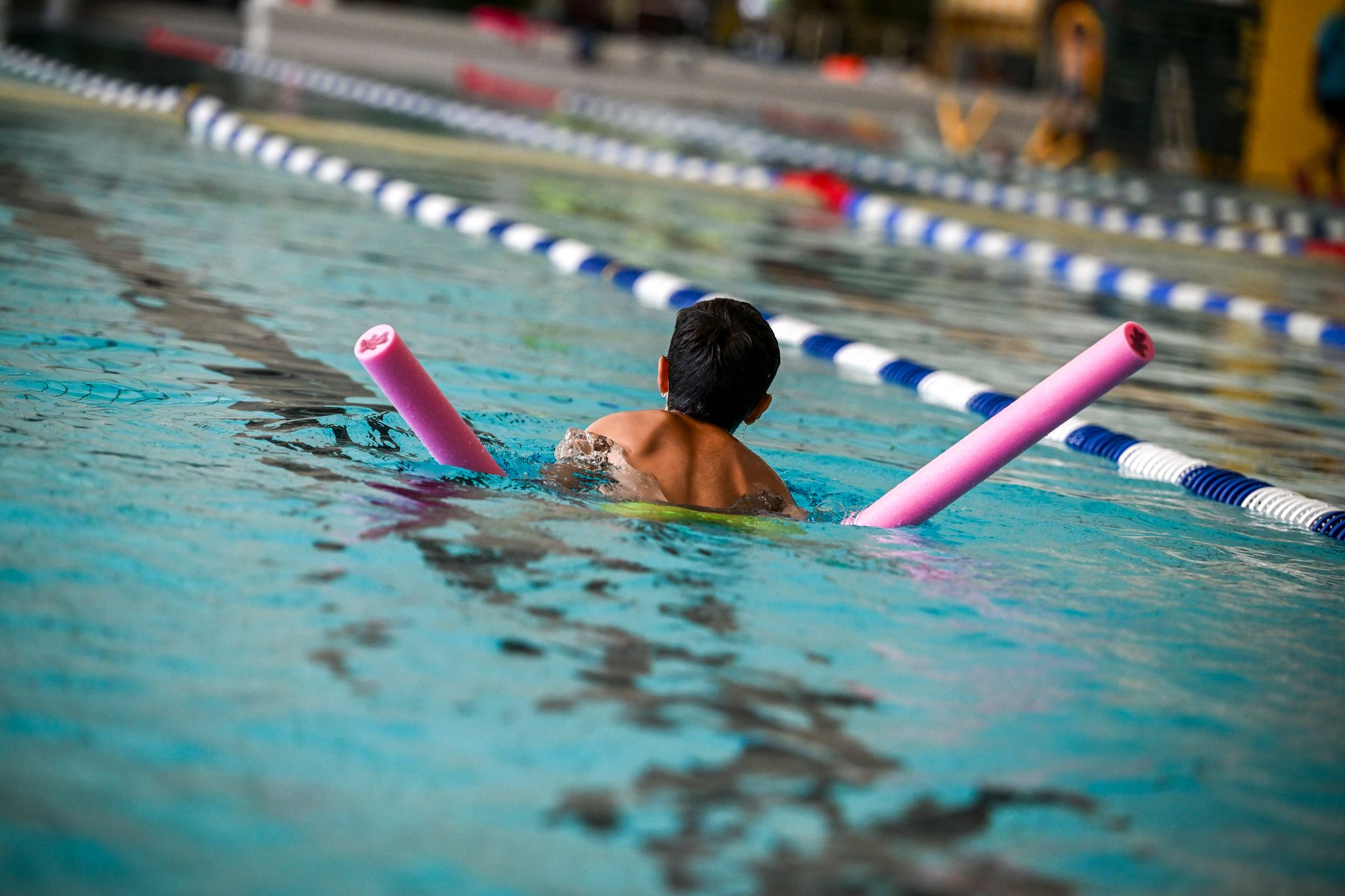 Wann ist mein Kind reif für den Schwimmkurs?