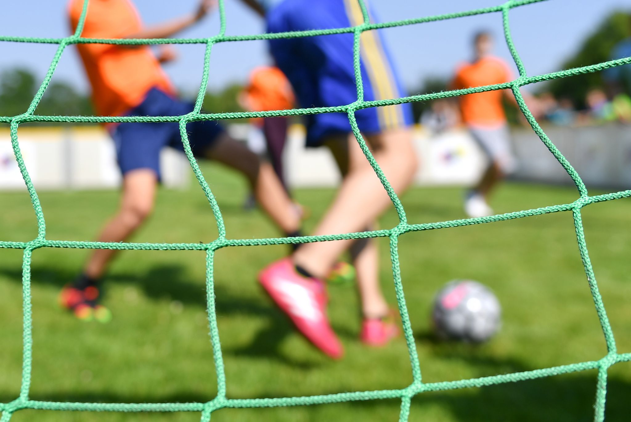 Mecker- und Aggro-Eltern: Warum Einmischung Kids schadet