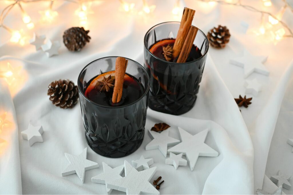 Ein Extra-Hauch von Weihnachten: Glühwein mit Tonkabohne