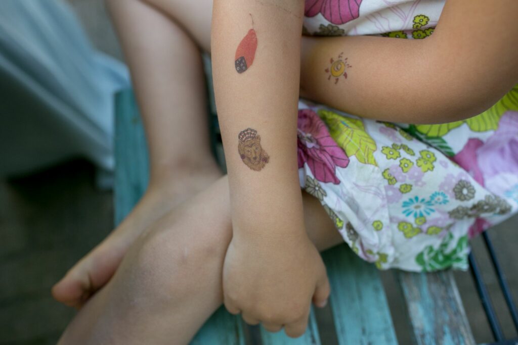 «Öko-Test»: Fast alle Kindertattoos bekommen eine Sechs