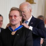 Von Bono bis Messi: Biden ehrt Promis mit Freiheitsmedaille