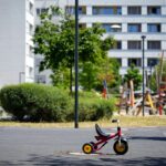 Sollten Kinder in der «Mittagshitze» draußen spielen?