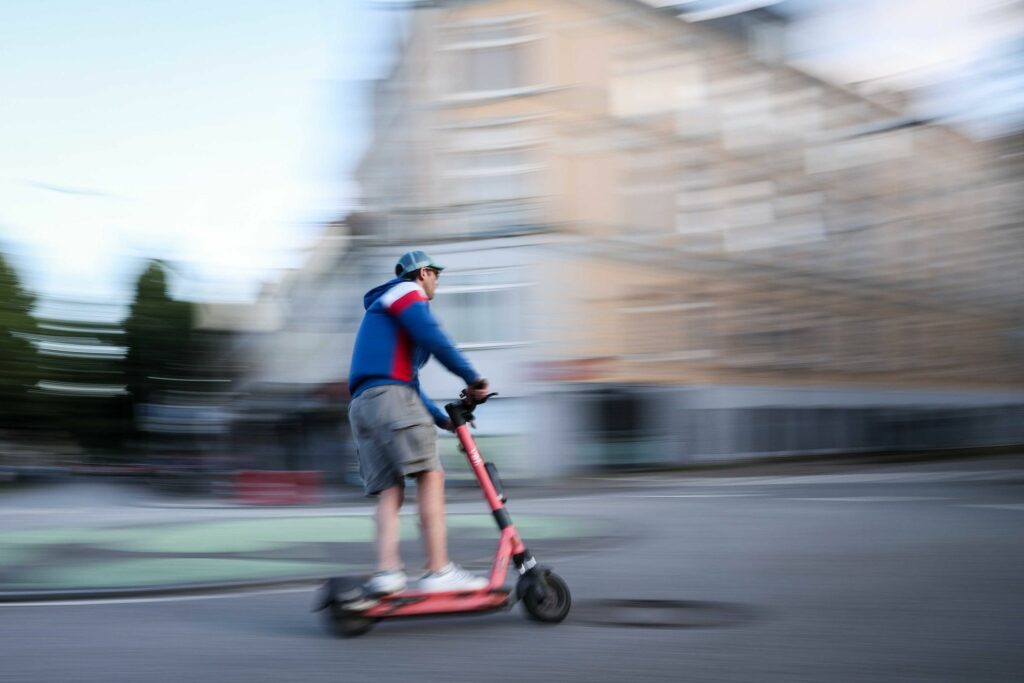 Bei schwerem E-Scooter-Unfall: So geht Erste Hilfe
