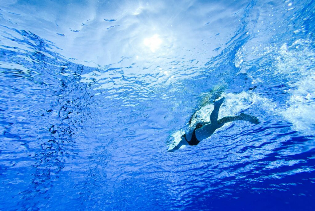 Schwimmen mit frischen Ohrlöchern – ja oder nein?
