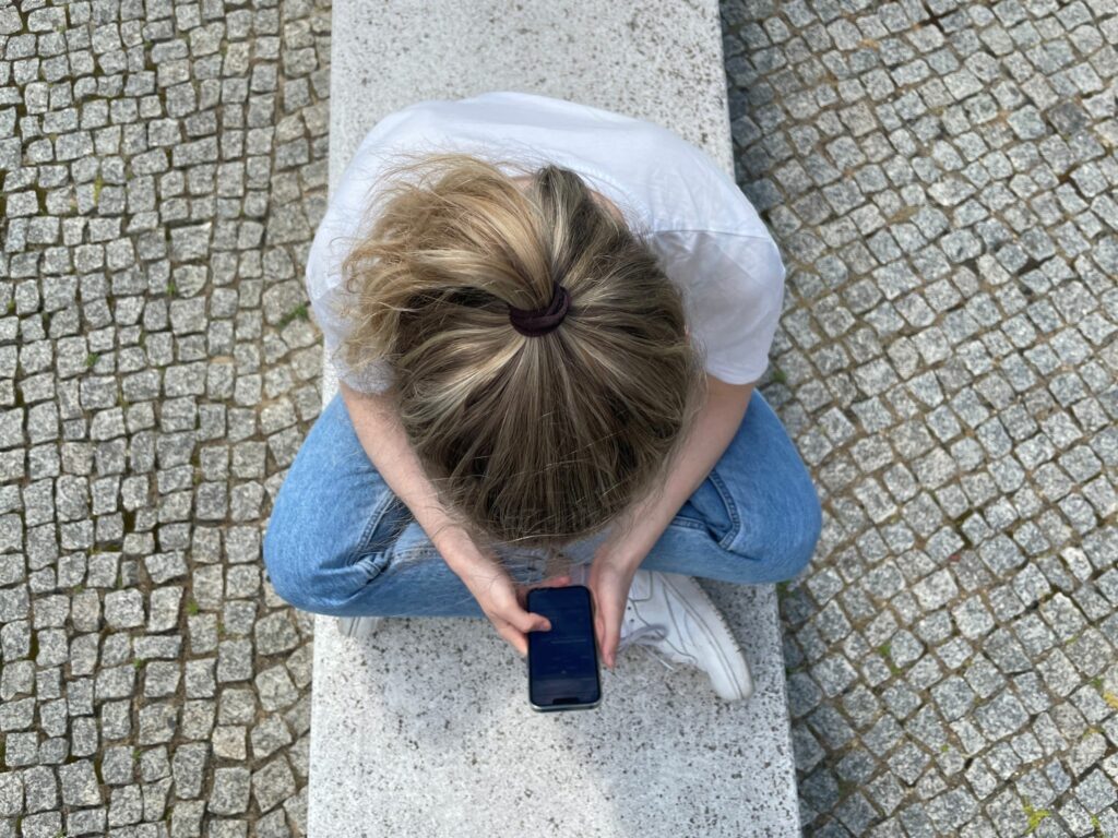 Wie ersparen wir uns einen Handynacken?