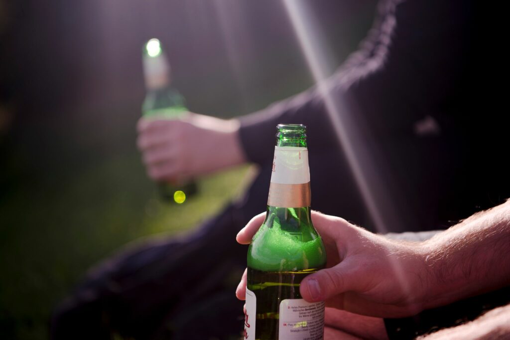 Alkoholsucht: Wie Angehörige helfen – und was ihnen hilft
