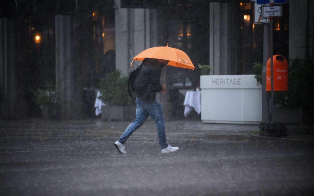 Draußen bei Gewitter? Diese 3 Fehler sollten Sie vermeiden