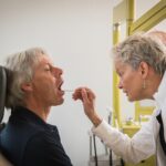 Immer wieder heiser: Was hilft meiner Stimme?
