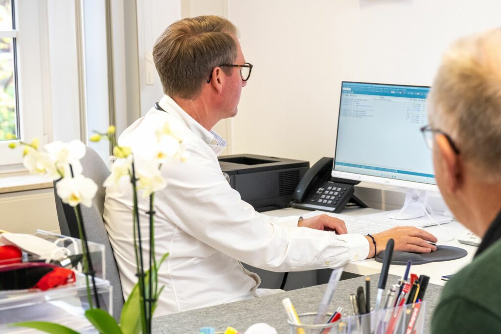 Erster Besuch beim Urologen: Was Männer wissen müssen