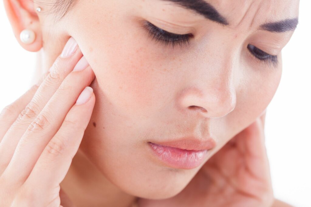 Aua! Warum bei einer Erkältung manchmal die Zähne wehtun Aua! Warum bei einer Erkältung manchmal die Zähne wehtun