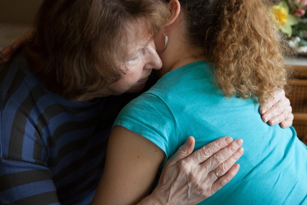 Pflegebedürftiger Mensch hat Schmerzen – wie helfen? Pflegebedürftiger Mensch hat Schmerzen – wie helfen?