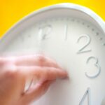 Rund um die Zeitumstellung besser schlafen – so klappt’s