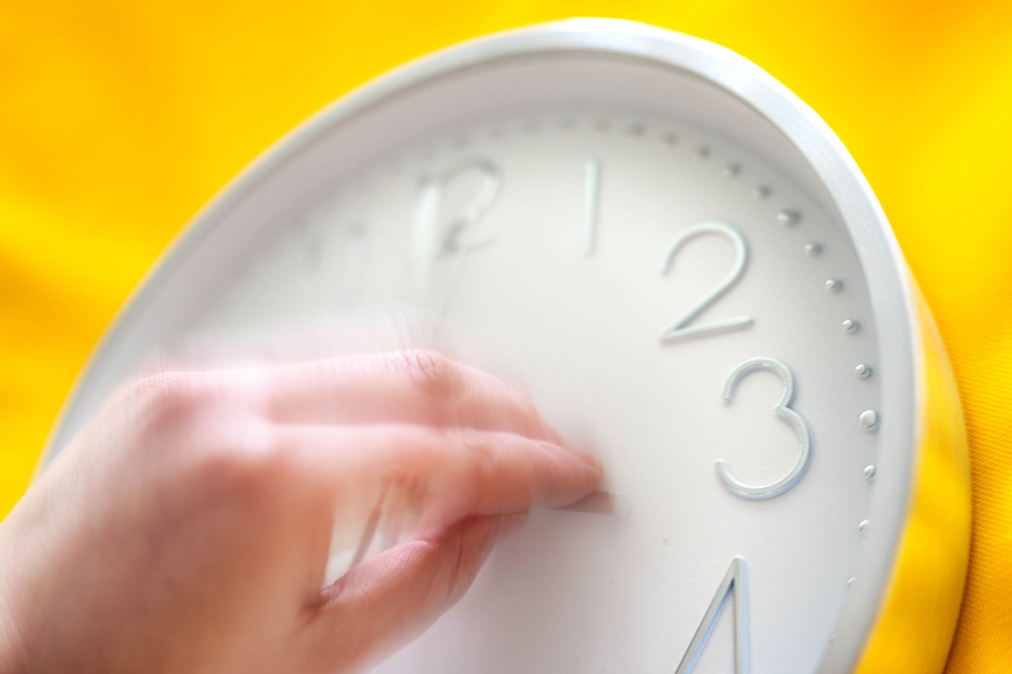 Rund um die Zeitumstellung besser schlafen – so klappt’s