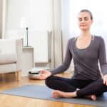 Für wen ist der Schneidersitz keine gute Position?