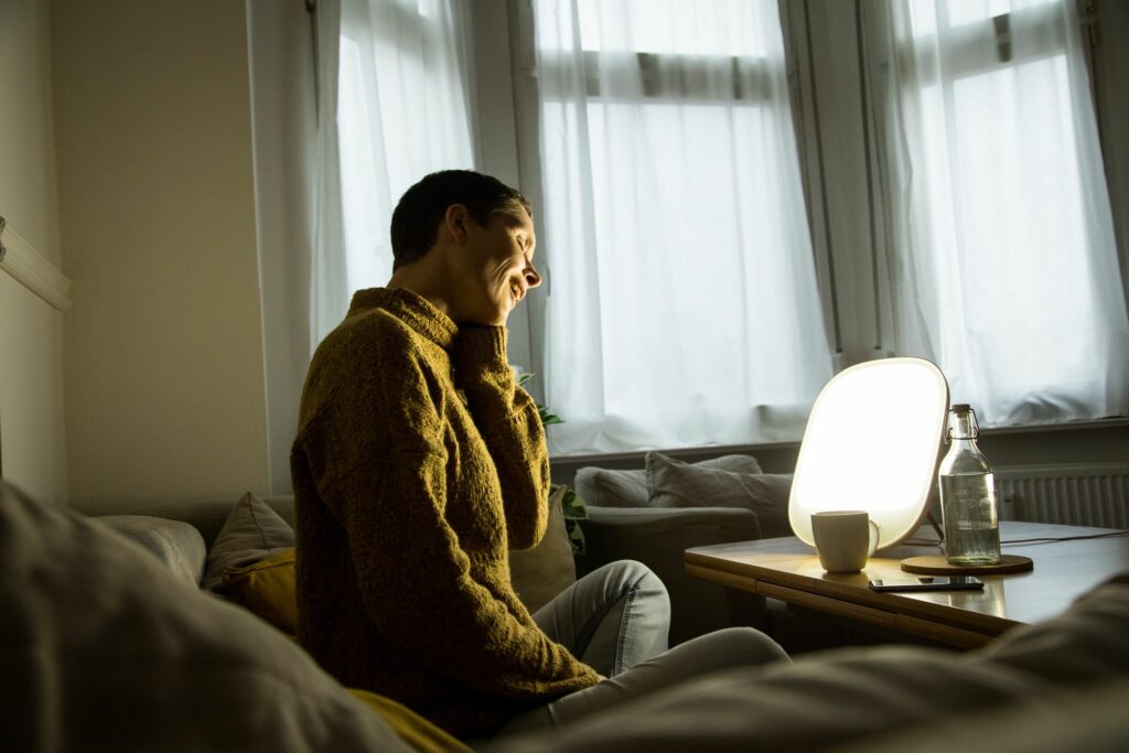 Eine Extraportion Licht: Was Tageslichtlampen leisten